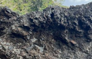 People are freaking out as mom posts scenic rock photo and ask people to ‘find her daughter’